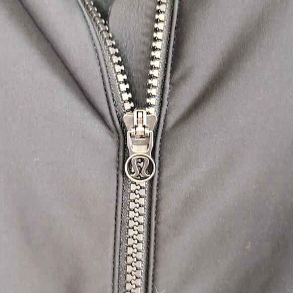 Lululemon Feeling frosty jacket size 4 - Picture 4 of 10